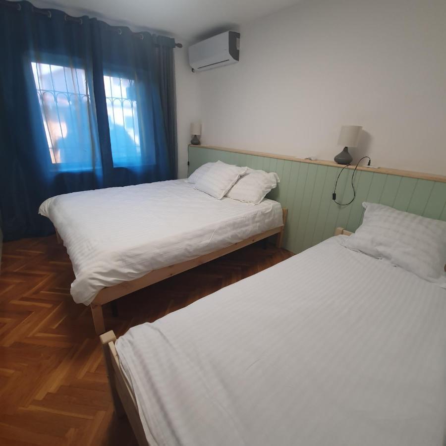Central Home Away From Home Shkoder Exterior photo